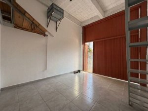 Depósito com 240m² no bairro Santa Rosa de Lima em Porto Alegre para Alugar