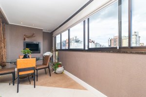Apartamento com 148m², 3 dormitórios no bairro Petrópolis em Porto Alegre para Alugar