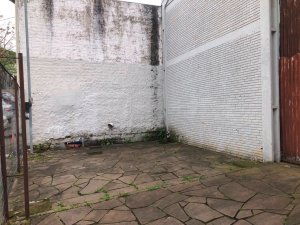 Depósito com 220m² no bairro São Sebastião em Porto Alegre para Alugar
