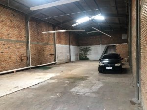Depósito com 220m² no bairro São Sebastião em Porto Alegre para Alugar