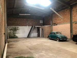 Depósito com 220m² no bairro São Sebastião em Porto Alegre para Alugar