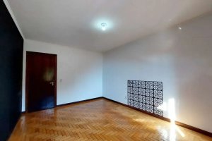 Casa com 362m², 5 dormitórios no bairro Jardim Itu em Porto Alegre para Alugar