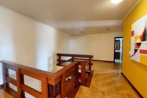 Casa com 362m², 5 dormitórios no bairro Jardim Itu em Porto Alegre para Alugar