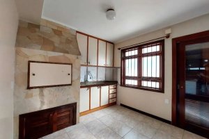 Casa com 362m², 5 dormitórios no bairro Jardim Itu em Porto Alegre para Alugar