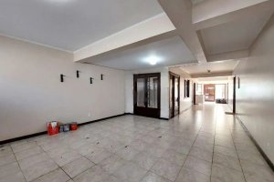 Casa com 362m², 5 dormitórios no bairro Jardim Itu em Porto Alegre para Alugar