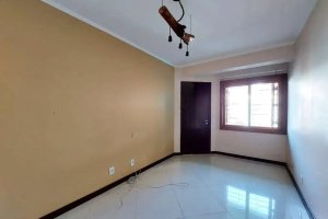 Casa com 362m², 5 dormitórios no bairro Jardim Itu em Porto Alegre para Alugar