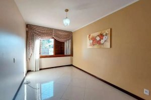 Casa com 362m², 5 dormitórios no bairro Jardim Itu em Porto Alegre para Alugar