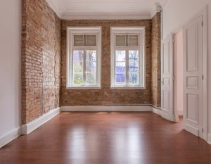 Casa comercial com 338m² no bairro Rio Branco em Porto Alegre para Alugar