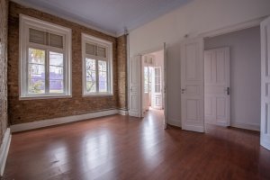 Casa comercial com 338m² no bairro Rio Branco em Porto Alegre para Alugar