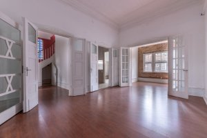 Casa comercial com 338m² no bairro Rio Branco em Porto Alegre para Alugar