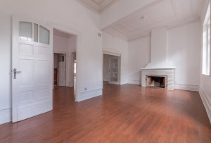 Casa comercial com 338m² no bairro Rio Branco em Porto Alegre para Alugar