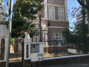 Casa comercial com 338m² no bairro Rio Branco em Porto Alegre para Alugar