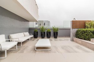 Apartamento com 39m², 1 dormitório no bairro Chácara das Pedras em Porto Alegre para Alugar