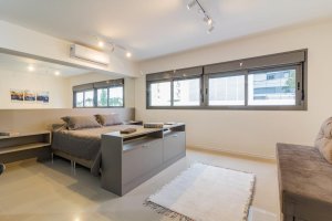 Apartamento com 39m², 1 dormitório no bairro Chácara das Pedras em Porto Alegre para Alugar