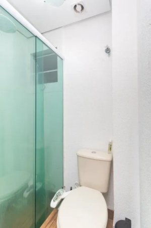 Apartamento com 105m², 3 dormitórios no bairro Menino Deus em Porto Alegre para Alugar