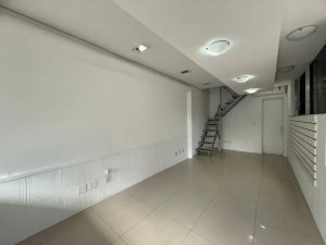 Loja com 38m² no bairro Boa Vista em Porto Alegre para Alugar