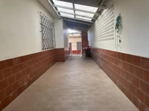 Casa com 180m², 3 dormitórios no bairro São Sebastião em Porto Alegre para Alugar