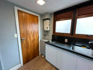 Apartamento com 295m², 3 dormitórios no bairro Jardim Lindóia em Porto Alegre para Alugar