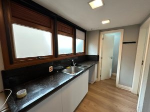 Apartamento com 295m², 3 dormitórios no bairro Jardim Lindóia em Porto Alegre para Alugar