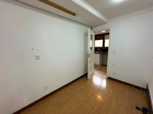 Apartamento com 295m², 3 dormitórios no bairro Jardim Lindóia em Porto Alegre para Alugar