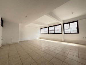 Loja com 89m² no bairro Praia de Belas em Porto Alegre para Alugar