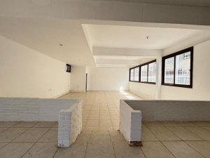 Loja com 89m² no bairro Praia de Belas em Porto Alegre para Alugar