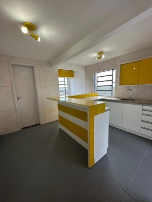 Apartamento com 80m², 2 dormitórios no bairro Chácara Das Pedras em Porto Alegre para Alugar