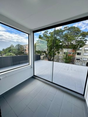 Apartamento com 80m², 2 dormitórios no bairro Chácara Das Pedras em Porto Alegre para Alugar