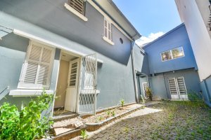 Casa com 200m², 4 dormitórios no bairro Moinhos de Vento em Porto Alegre para Alugar