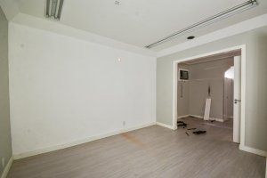 Casa com 200m², 4 dormitórios no bairro Moinhos de Vento em Porto Alegre para Alugar