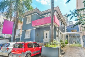 Casa com 200m², 4 dormitórios no bairro Moinhos de Vento em Porto Alegre para Alugar