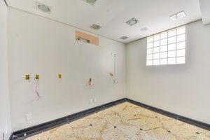 Casa com 200m², 4 dormitórios no bairro Moinhos de Vento em Porto Alegre para Alugar