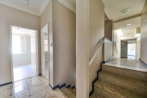 Casa com 200m², 4 dormitórios no bairro Moinhos de Vento em Porto Alegre para Alugar