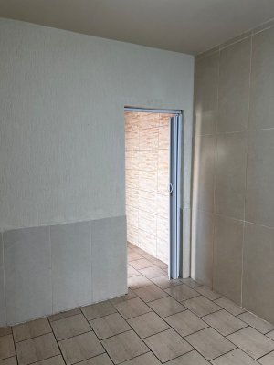 Casa com 160m², 3 dormitórios no bairro Petrópolis em Porto Alegre para Alugar