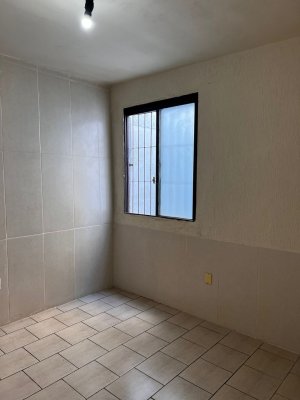 Casa com 160m², 3 dormitórios no bairro Petrópolis em Porto Alegre para Alugar