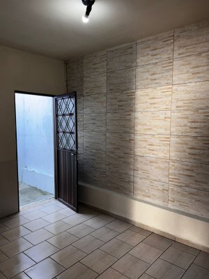 Casa com 160m², 3 dormitórios no bairro Petrópolis em Porto Alegre para Alugar