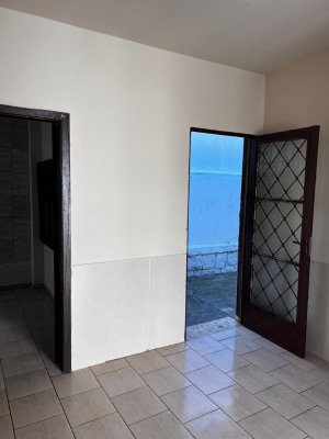 Casa com 160m², 3 dormitórios no bairro Petrópolis em Porto Alegre para Alugar