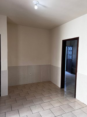 Casa com 160m², 3 dormitórios no bairro Petrópolis em Porto Alegre para Alugar