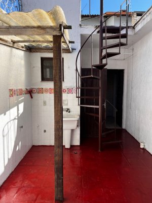 Casa com 160m², 3 dormitórios no bairro Petrópolis em Porto Alegre para Alugar