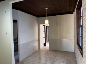Casa com 160m², 3 dormitórios no bairro Petrópolis em Porto Alegre para Alugar