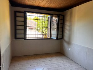Casa com 160m², 3 dormitórios no bairro Petrópolis em Porto Alegre para Alugar