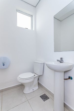 Loja com 136m² no bairro Petrópolis em Porto Alegre para Alugar