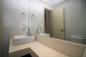 Apartamento com 105m², 3 dormitórios no bairro Boa Vista em Porto Alegre para Alugar