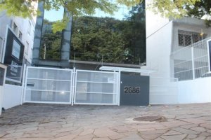 Prédio Comercial com 450m² no bairro Auxiliadora em Porto Alegre para Alugar