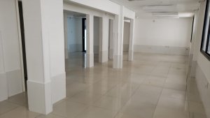 Prédio Comercial com 450m² no bairro Auxiliadora em Porto Alegre para Alugar