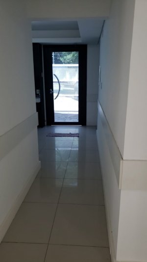 Prédio Comercial com 450m² no bairro Auxiliadora em Porto Alegre para Alugar