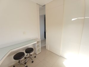 Apartamento com 67m², 2 dormitórios no bairro Rio Branco em Porto Alegre para Alugar