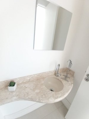 Apartamento com 67m², 2 dormitórios no bairro Rio Branco em Porto Alegre para Alugar