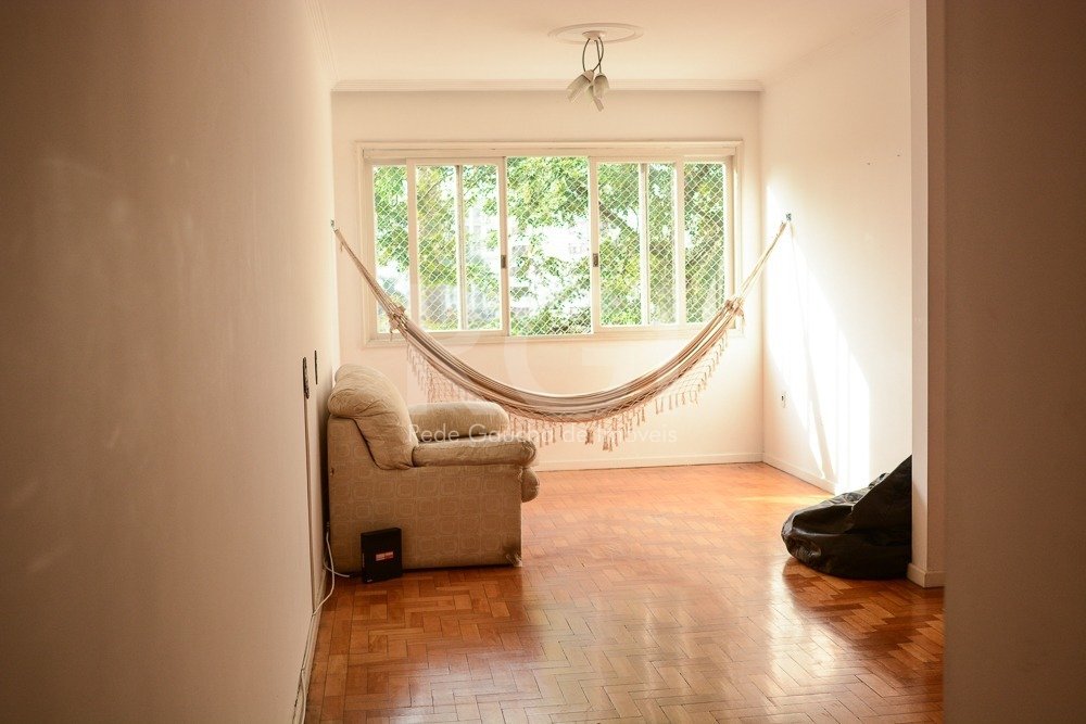 Apartamento com 100m², 3 dormitórios, 1 vaga no bairro Menino Deus em Porto Alegre para Comprar