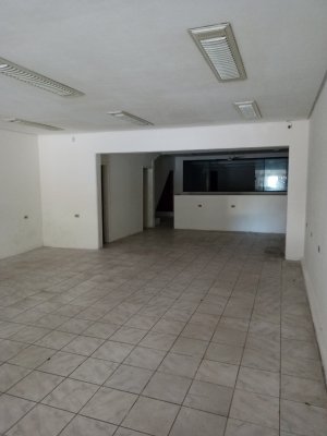 Loja com 240m² no bairro Jardim Lindóia em Porto Alegre para Alugar